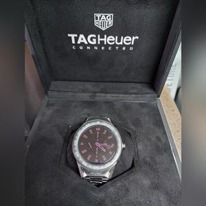 TAG Heuer men's watch, TAG Connected. Stainless band. E3